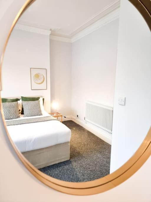 Апартаменты Gorgeous Newly Renovated 2 Double Bed Flat Суонси Экстерьер фото